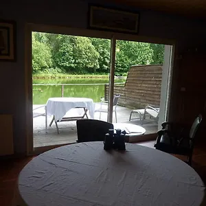 La Du Pecheur, Balneo Et Terrasse Privative. Entre Terre Et Maison d'hôtes